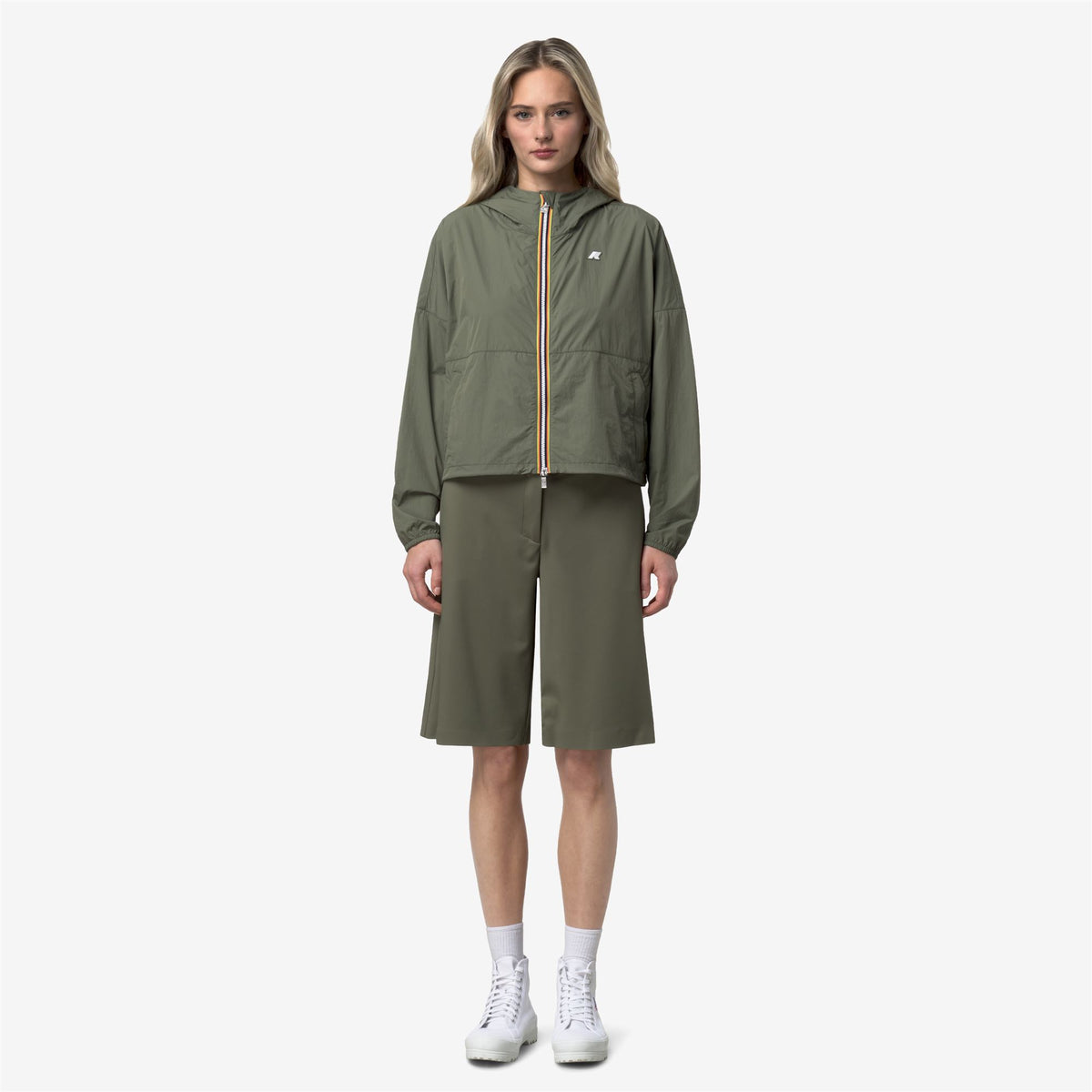 Jackets_Woman_GASTONIN ULTRALIGHT AF_Short_Green Lichen - Commercial 4