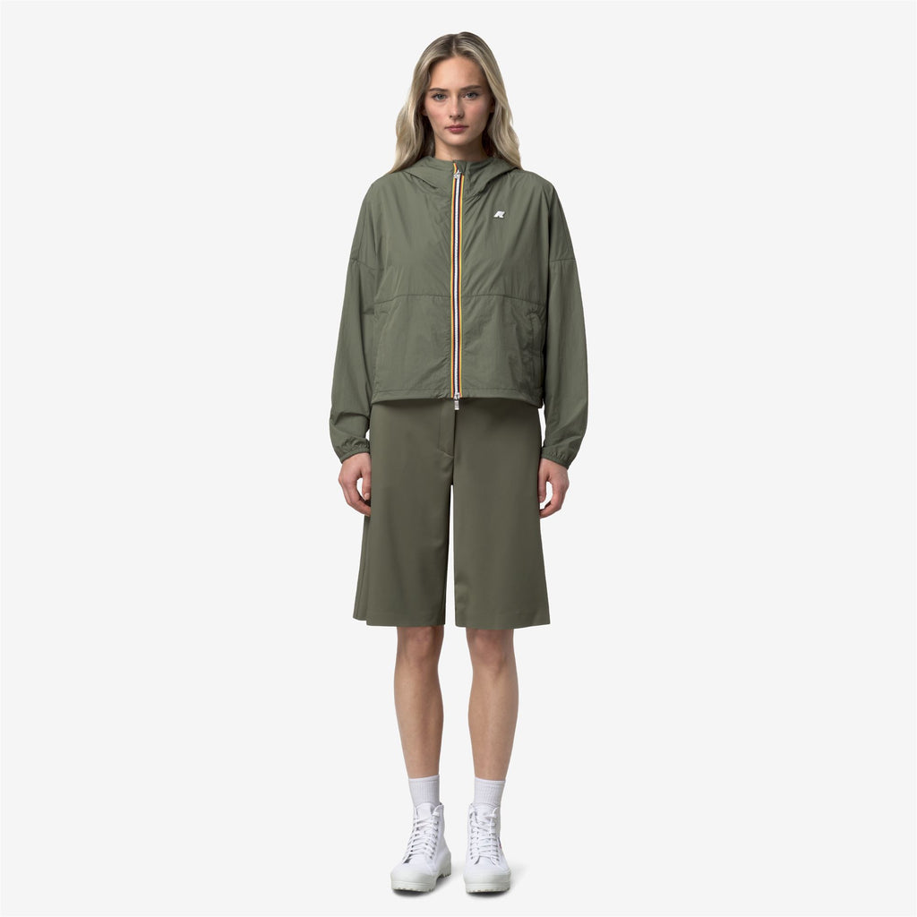 Jackets_Woman_GASTONIN ULTRALIGHT AF_Short_Green Lichen - Commercial 4