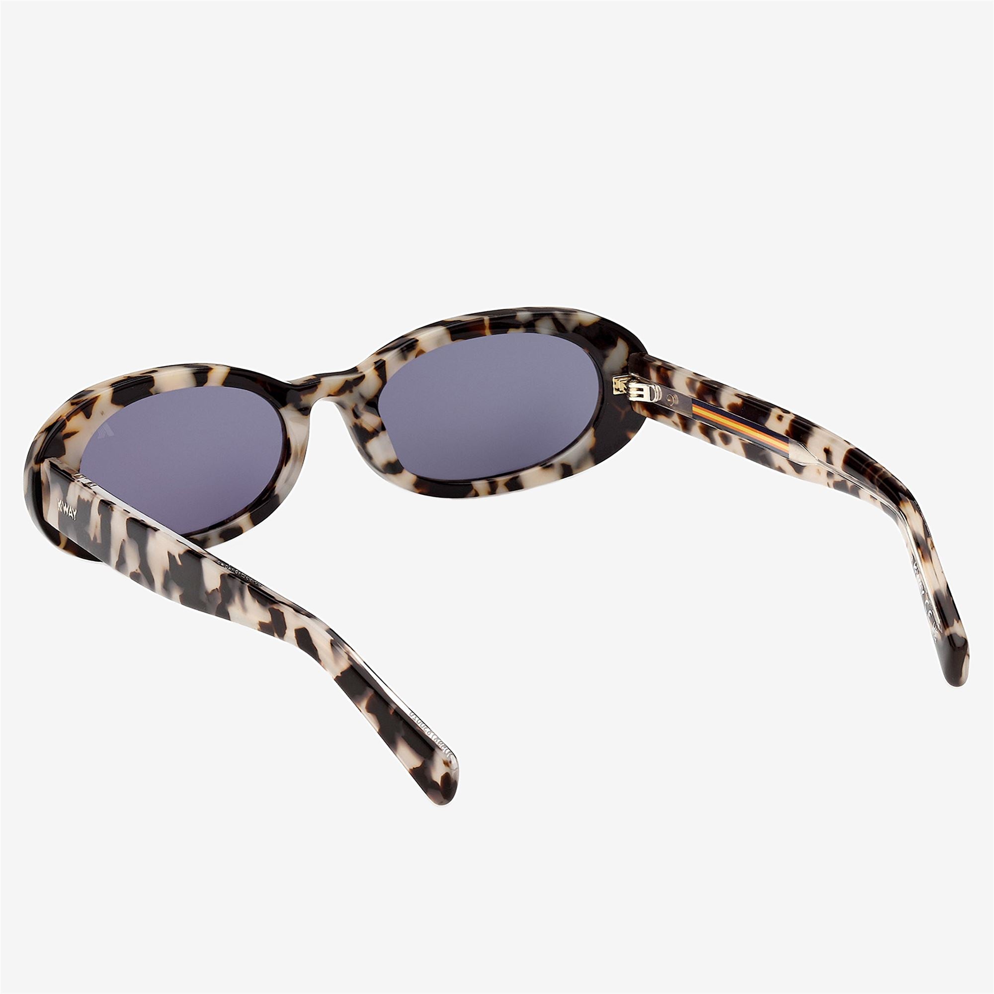 Glasses_Woman_KW0032_Sunglasses_55V B3 - Commercial 3