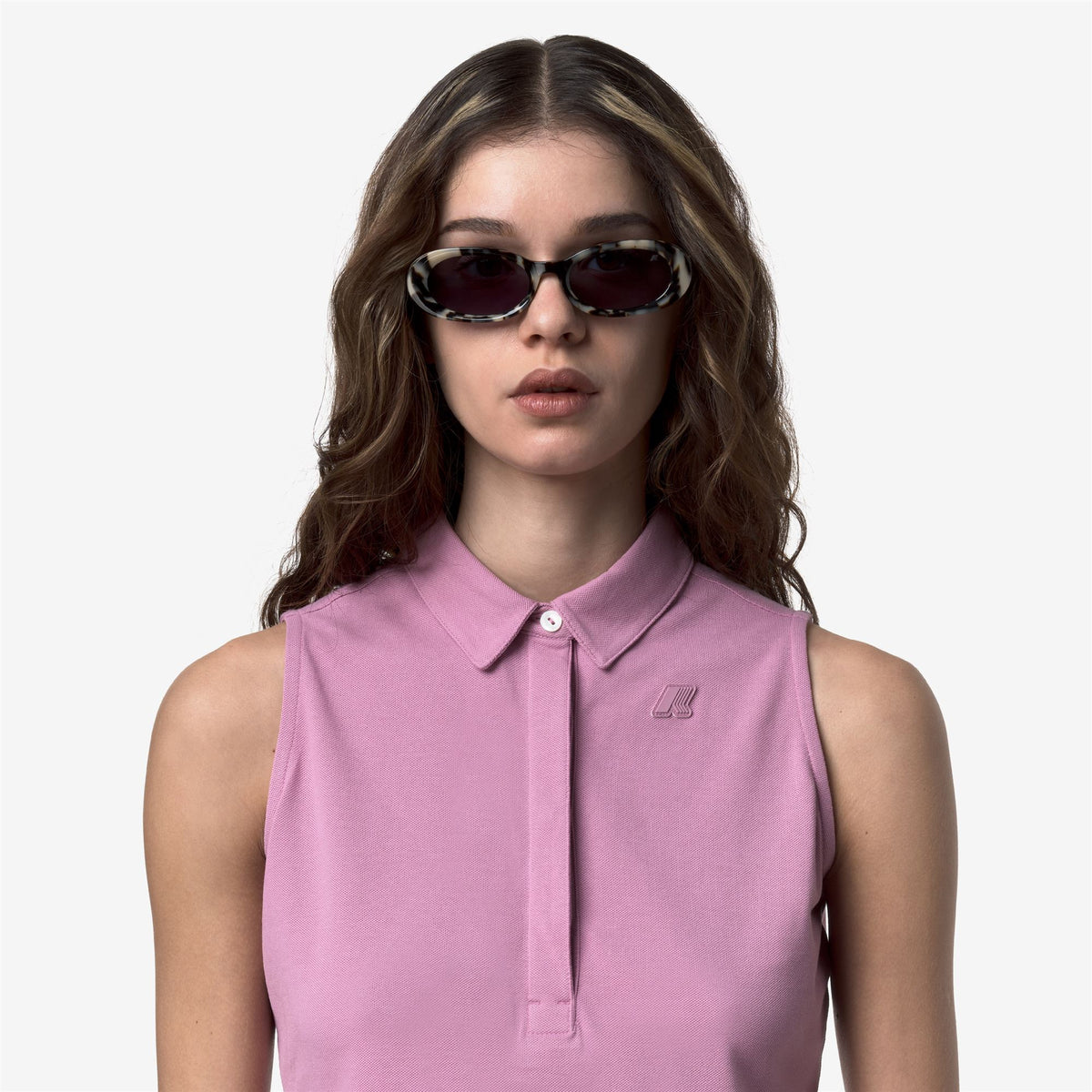 Glasses_Woman_KW0032_Sunglasses_55V B3 - Commercial 4