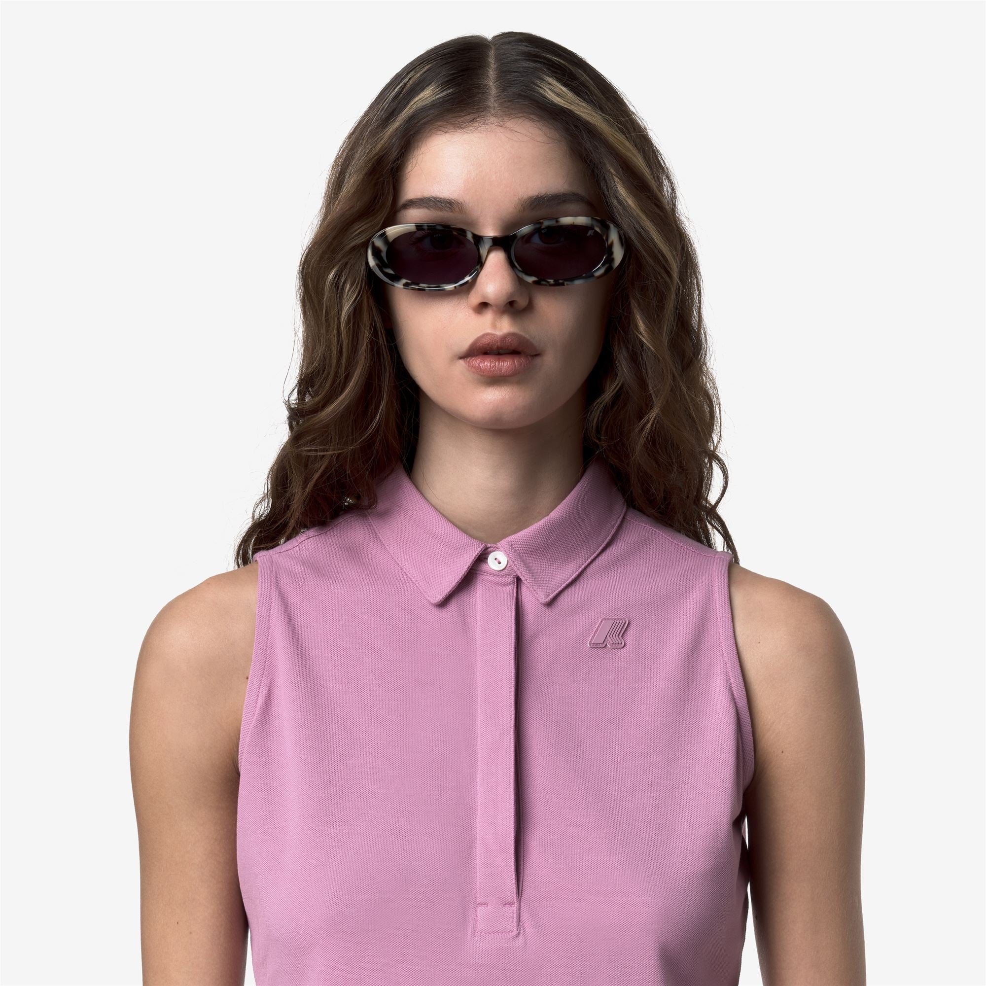 Glasses_Woman_KW0032_Sunglasses_55V B3 - Commercial 4
