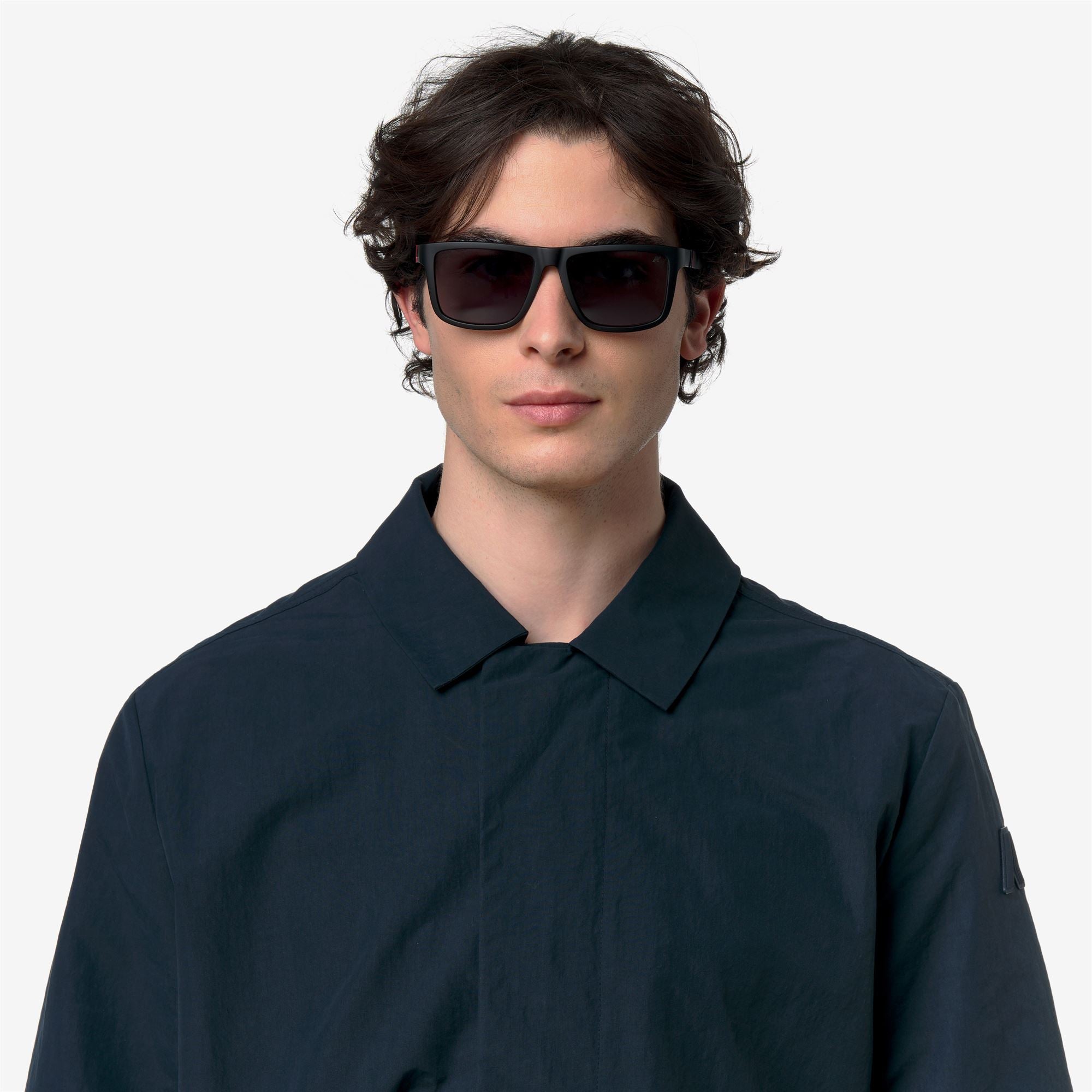 Glasses_Unisex_KW0037_Sunglasses_02A SG3 - Commercial 4
