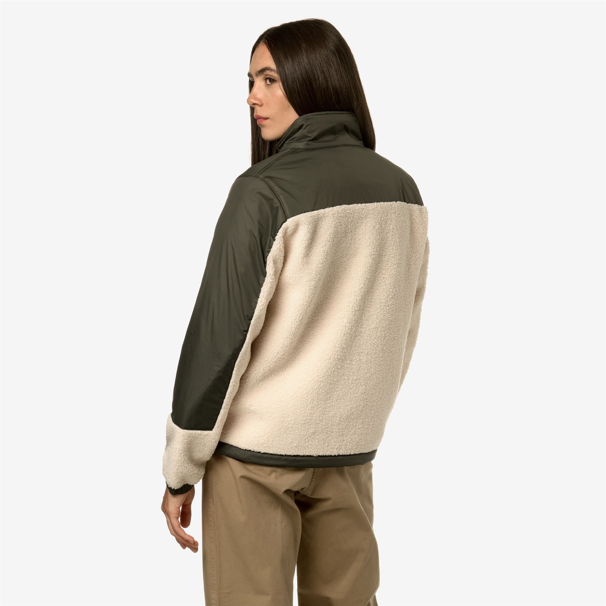 Fleece_Unisex_LE VRAI 3.0 NERSEV ORSETTO_Jacket_Ecru-GREEN BLACKISH - Commercial 6