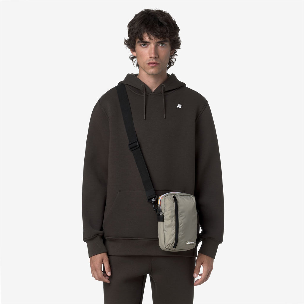 Bags_UNISEX_BARBITON_Shoulder Bag_Green Oak - Commercial 5