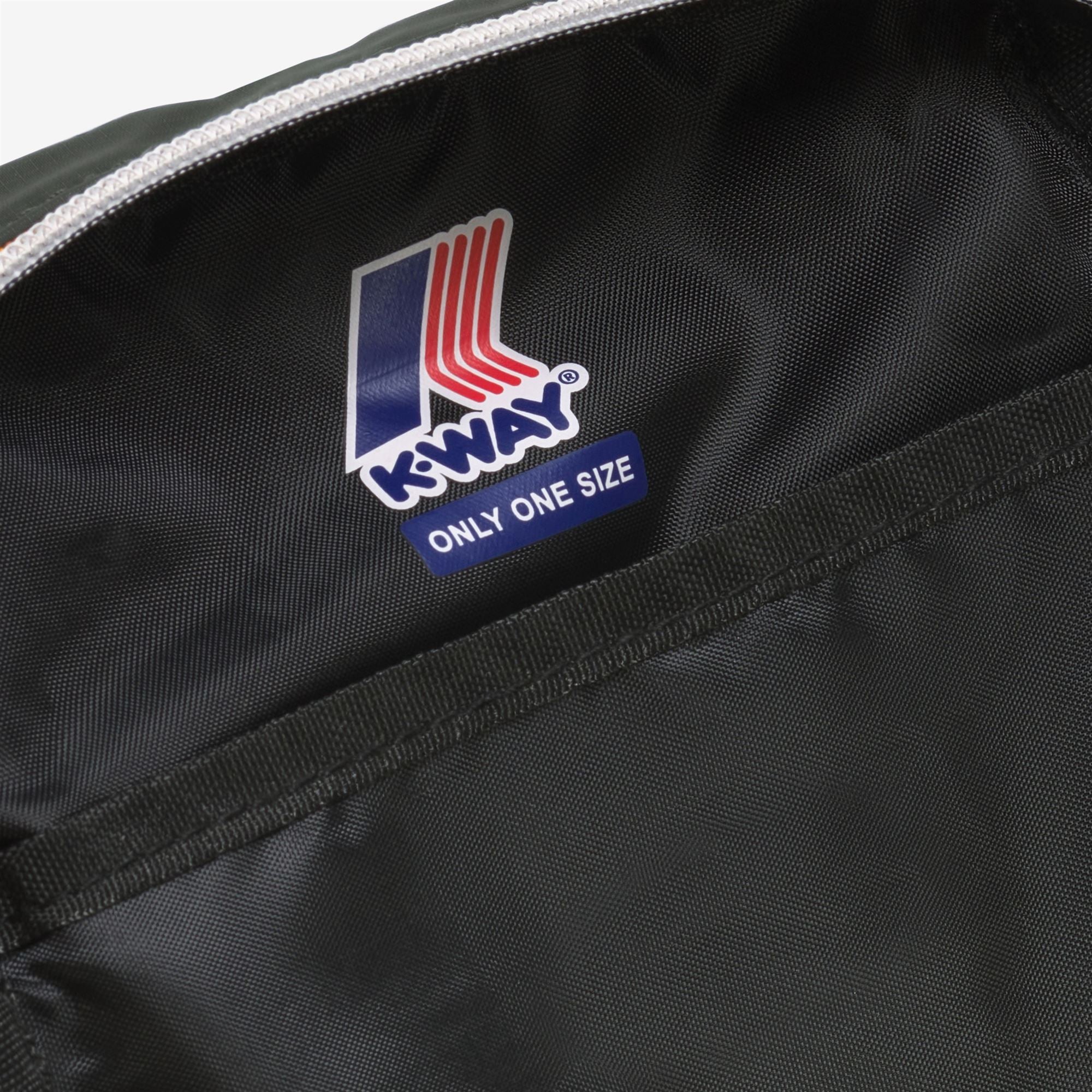 Bags_UNISEX_ERLOY_Shoulder Bag_GREEN BLACKISH - Commercial 3