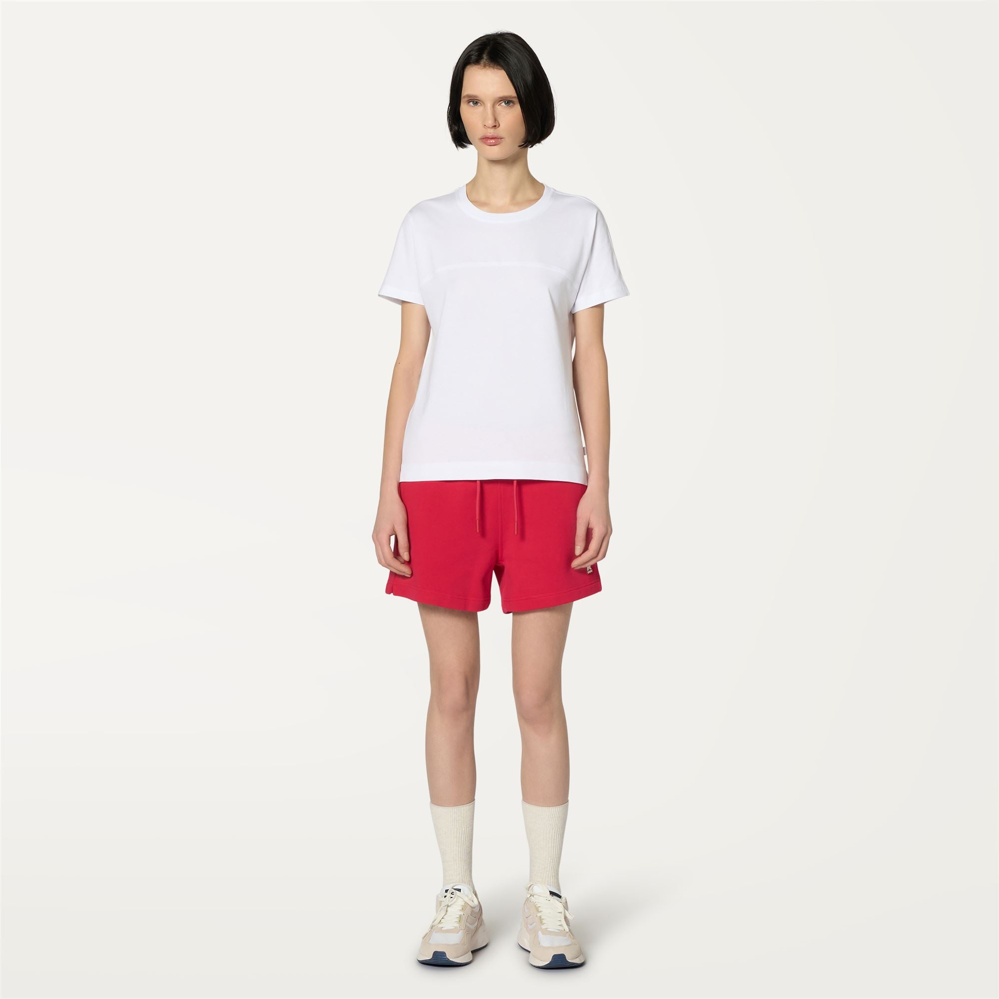 Shorts_WOMAN_RIKA_Sport Shorts_Red Berry - Commercial 4