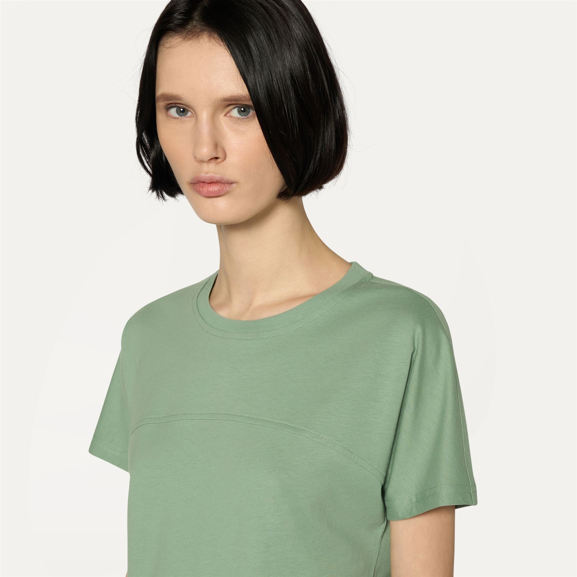 T-Shirts & Top_WOMAN_GIZELLE_T-Shirt_Green Fjord - Commercial 7