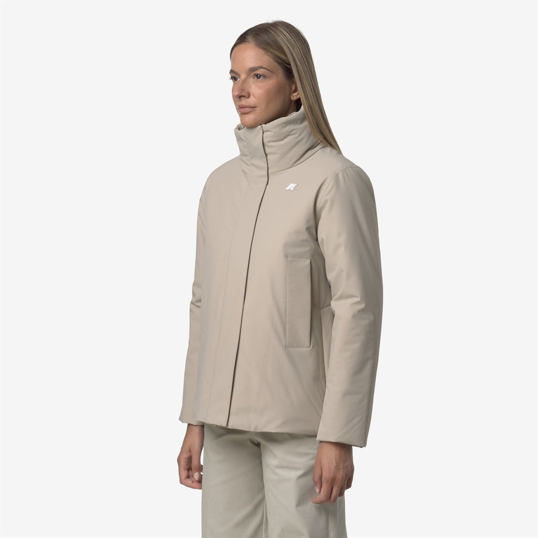 Chaqueta corta elegante beige para mujer con capucha y botones a presión main