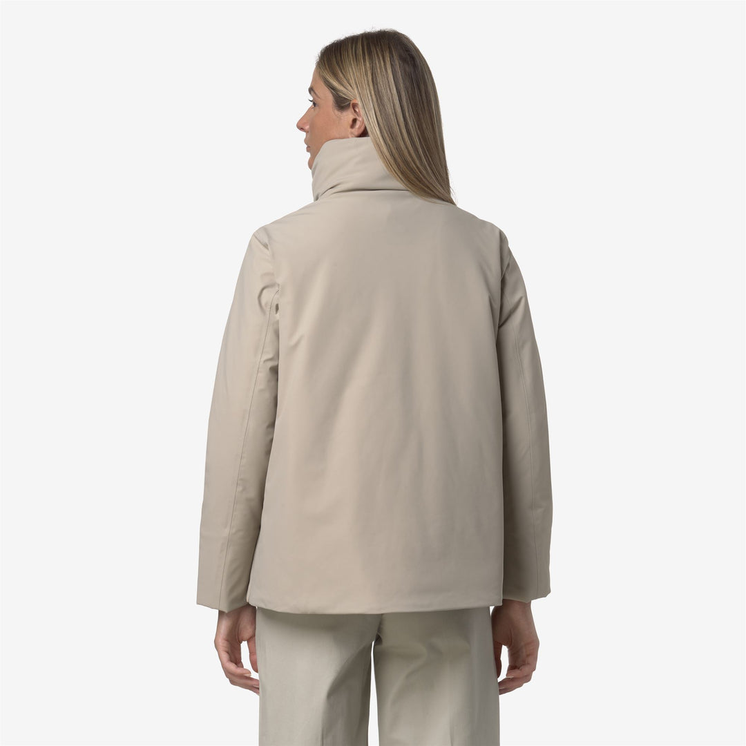 Chaqueta corta elegante beige para mujer con capucha y botones a presión main
