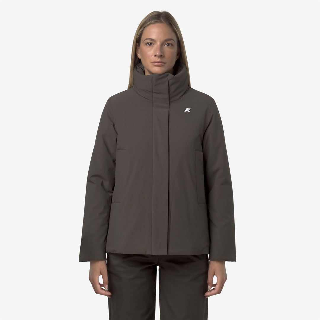 Chaqueta corta de moda para mujer con capucha en color oliva negro main