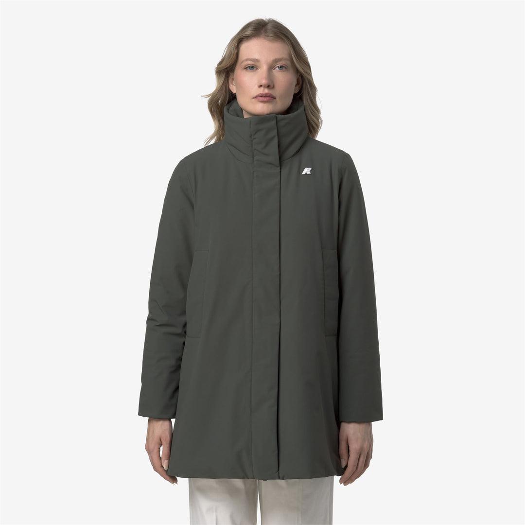 Chaqueta elegante de mujer negra y verde con capucha main