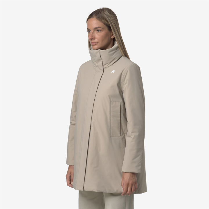 Chaqueta elegante beige de longitud media con capucha para mujer 4