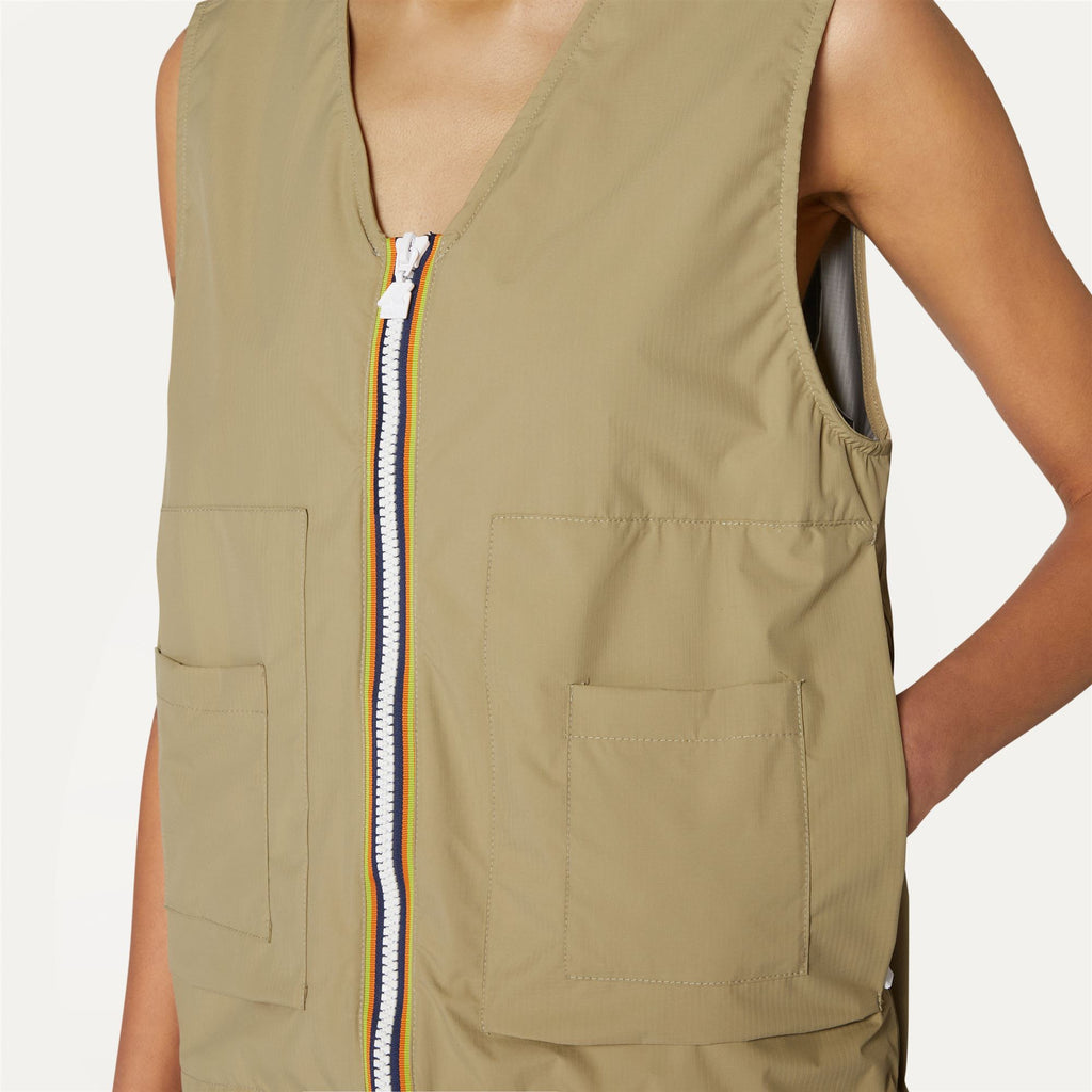 Jackets_UNISEX_BARNEL 2.1 AMIABLE SILVER_Vest_Beige - Green Olive - Commercial 7