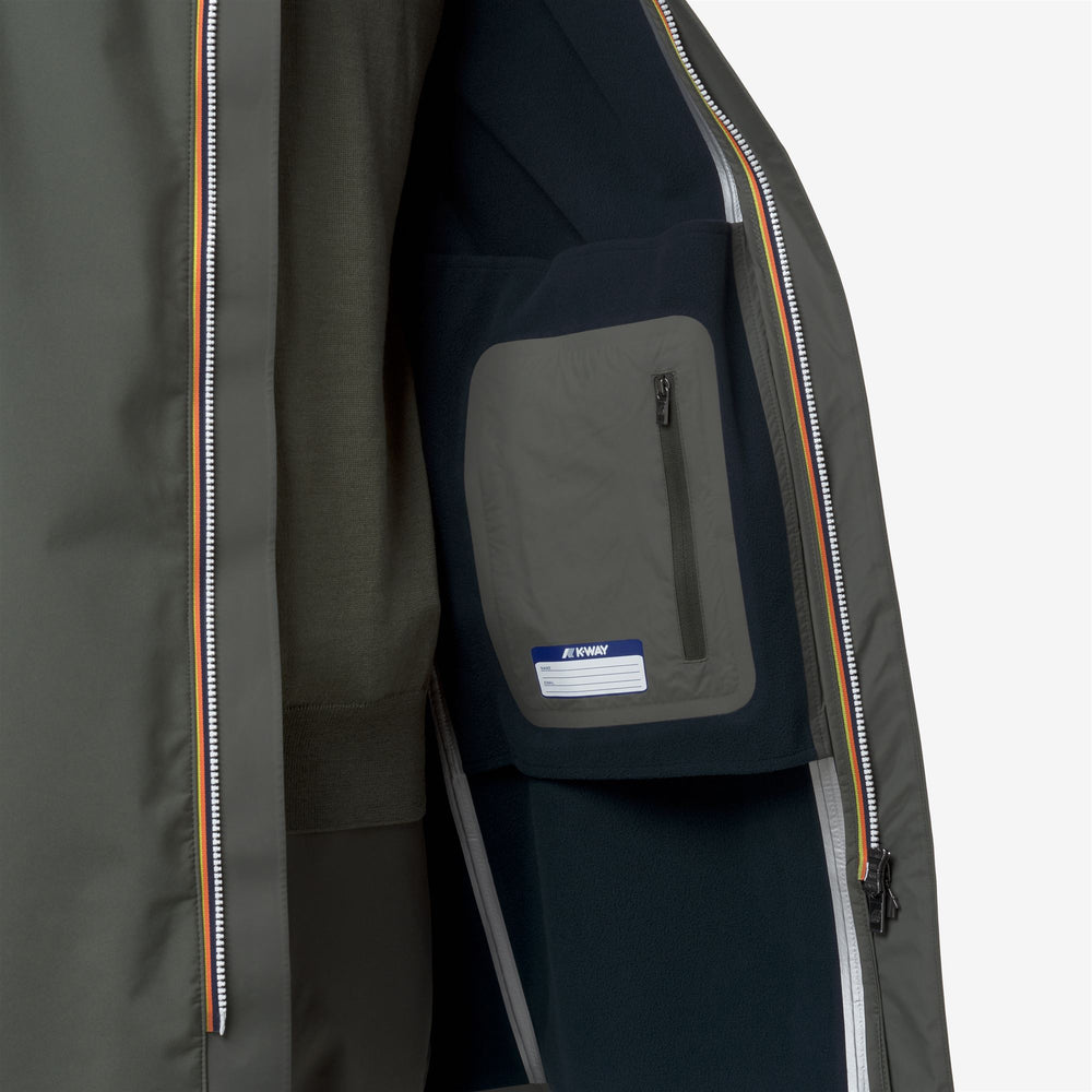 Chaqueta impermeable larga verde y negra para hombre 02