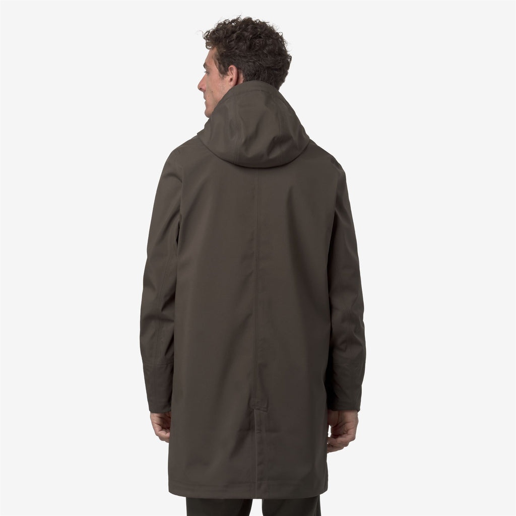 Jackets_MAN_THOMAS BONDED_Long_Black Olive - Blue Depth - Commercial 6
