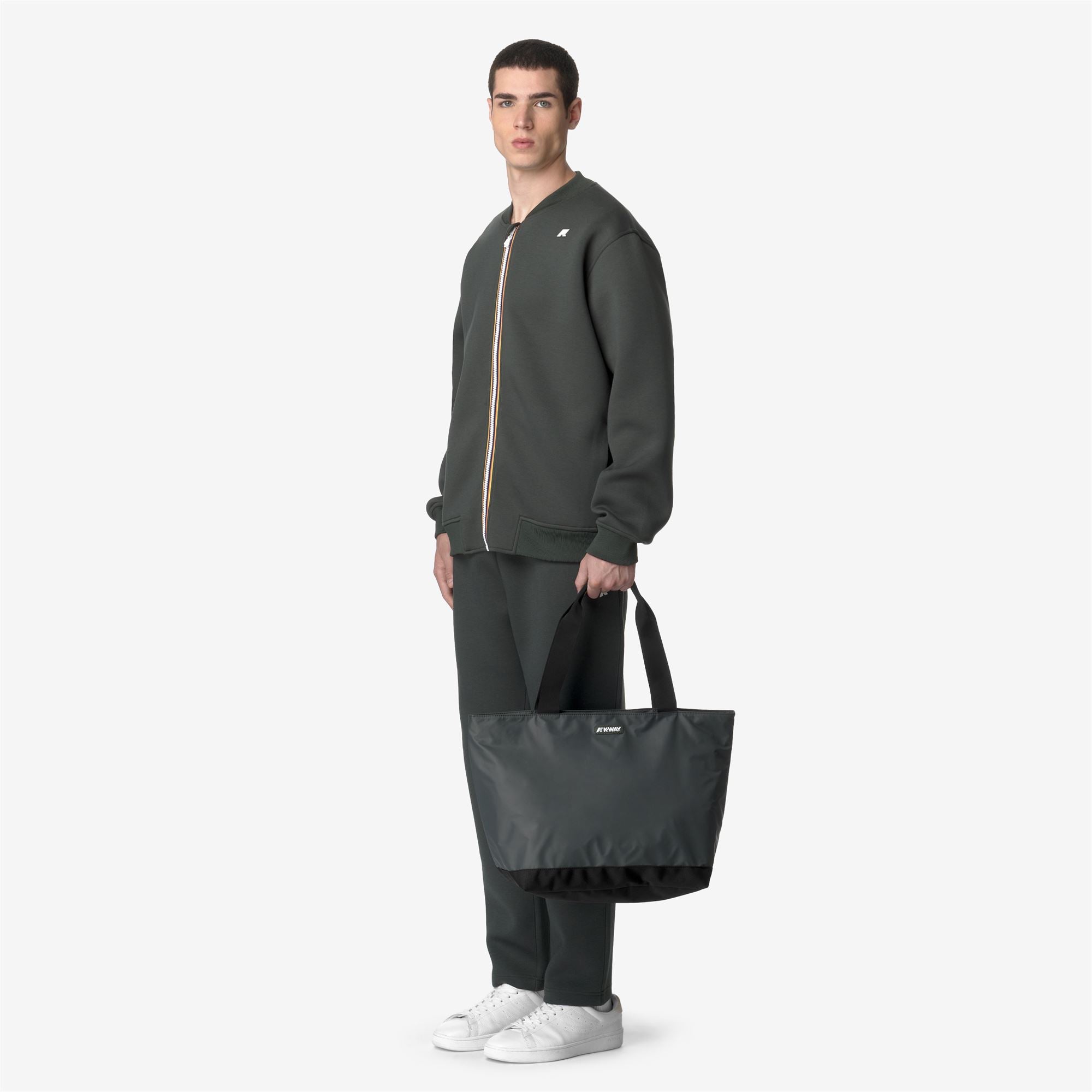 Bags_UNISEX_CLERE_Tote Bag_GREEN BLACKISH - Commercial 6