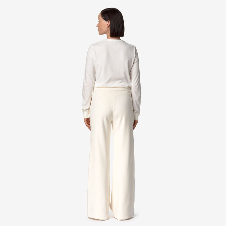 Pantalones deportivos de mujer en gris y blanco con forro de felpa 3