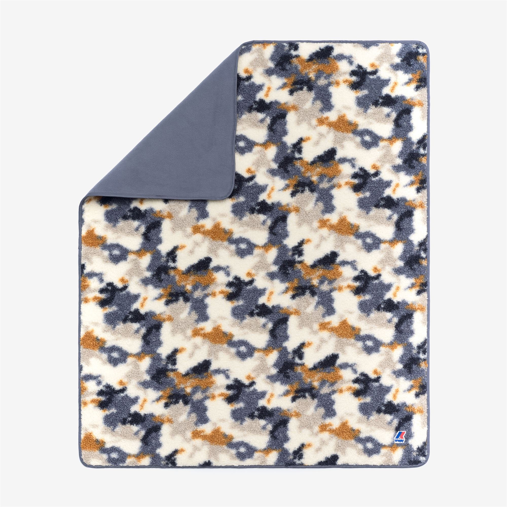 Sets_KID UNISEX_E. GIFT SET POLAR GRAPHIC_Blanket / Hat / Shoes_AVIO-CAMO BOY AVIO - Commercial 3