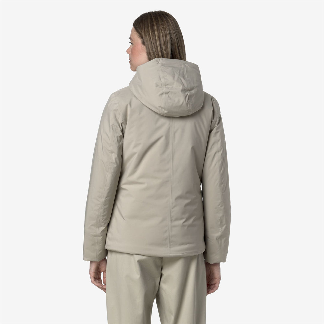 Chaqueta corta aislante beige con capucha para mujer main