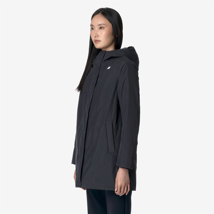 Chaqueta azul de mujer de media longitud con tejido suave 4