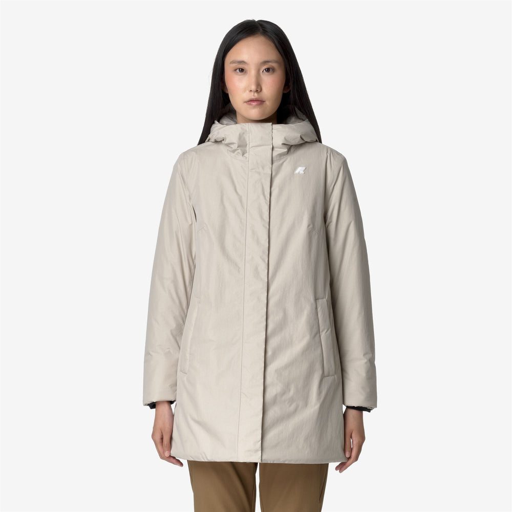 Chaqueta cálida de mujer beige marrón de media longitud con tejido suave 02