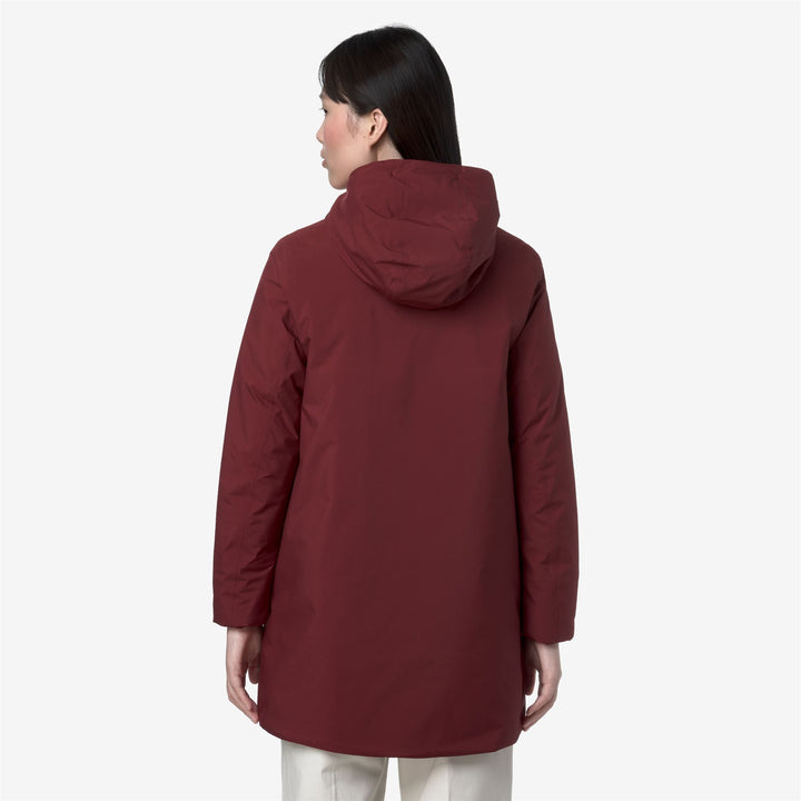 Chaqueta aislante roja de longitud media para mujer con ajuste ajustable 5