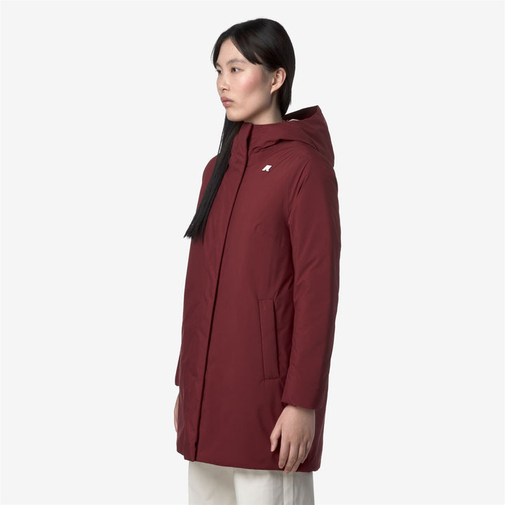 Chaqueta aislante roja de longitud media para mujer con ajuste ajustable 4