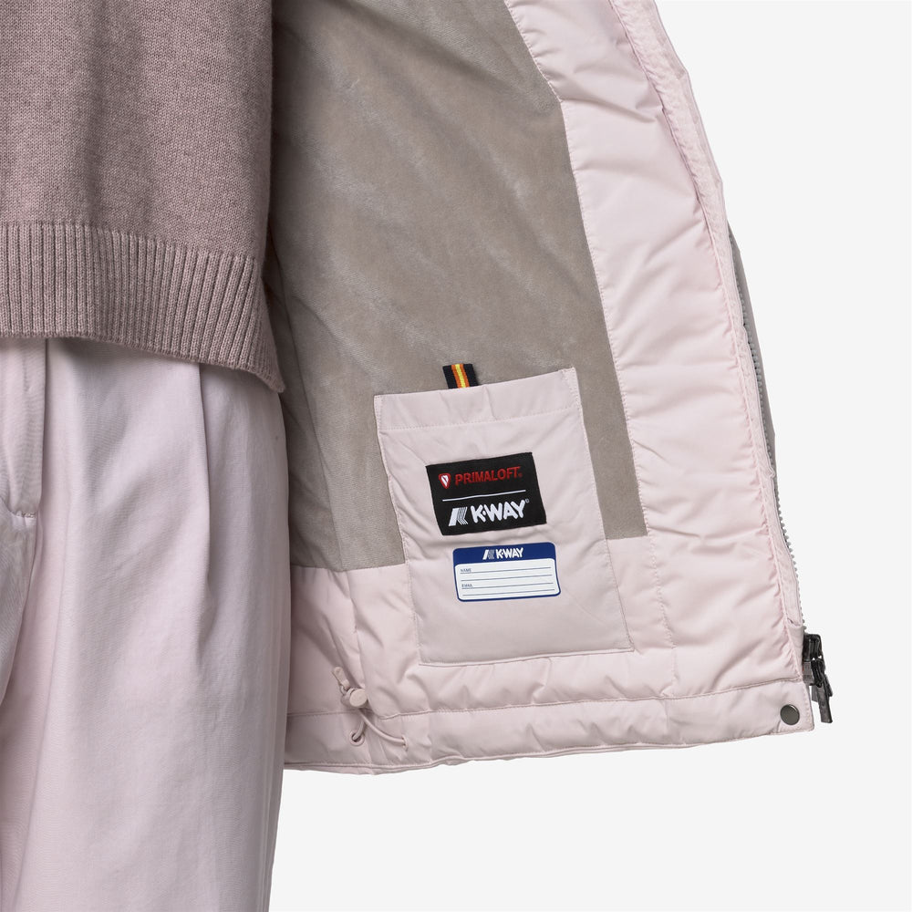 Chaqueta gris de tacto suave de longitud media para mujer con capucha ajustable 02