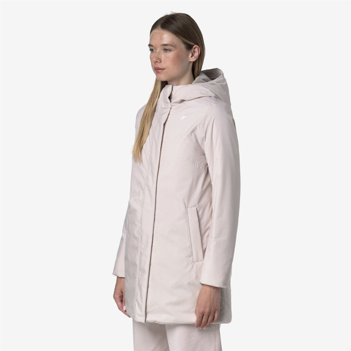 Chaqueta gris de tacto suave de longitud media para mujer con capucha ajustable 4