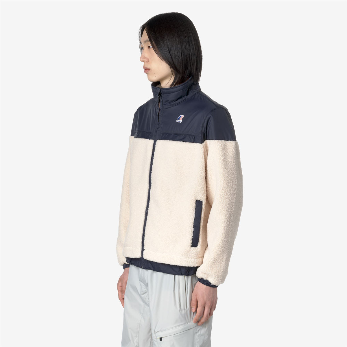 Fleece_UNISEX_LE VRAI 3.0 JILDE ORSETTO_Jacket_Ecru-Blue Depth - Commercial 5