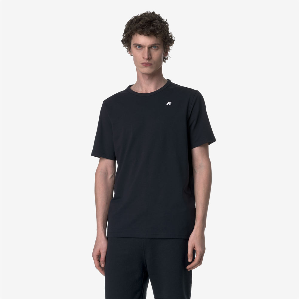 Camiseta ligera azul para hombre con stretch para uso urbano 02