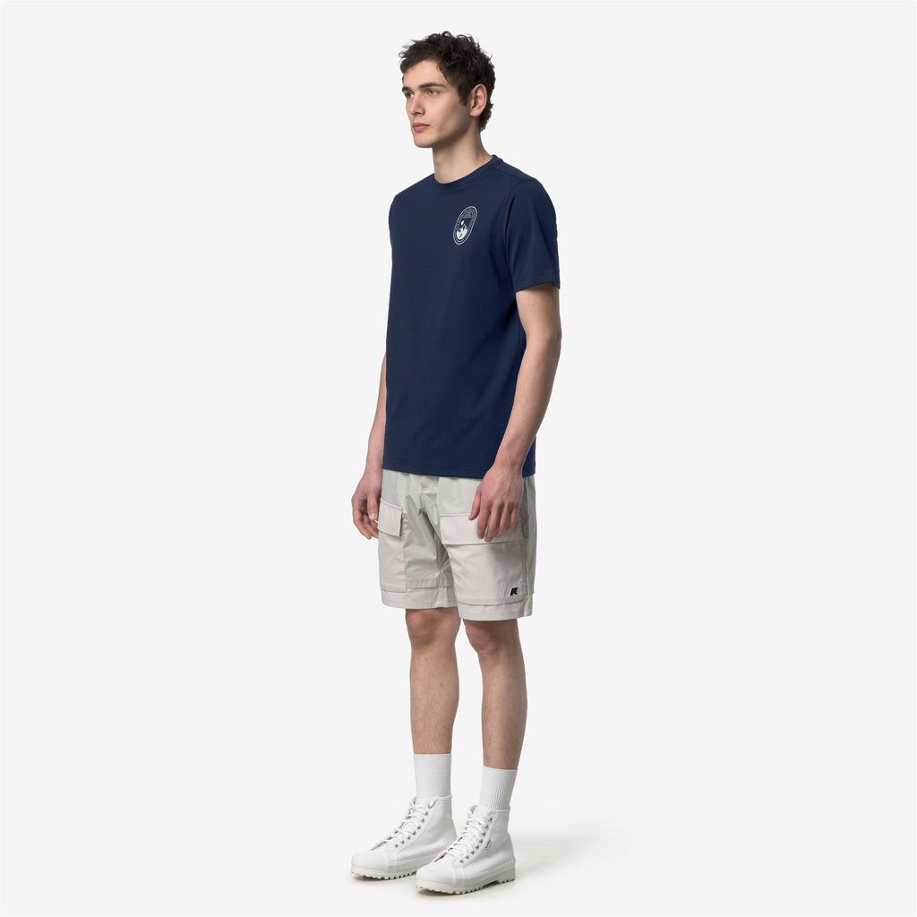 T-Shirts & Top_Man_GRAPHEL_T-Shirt_Blue Insignia - Commercial 5