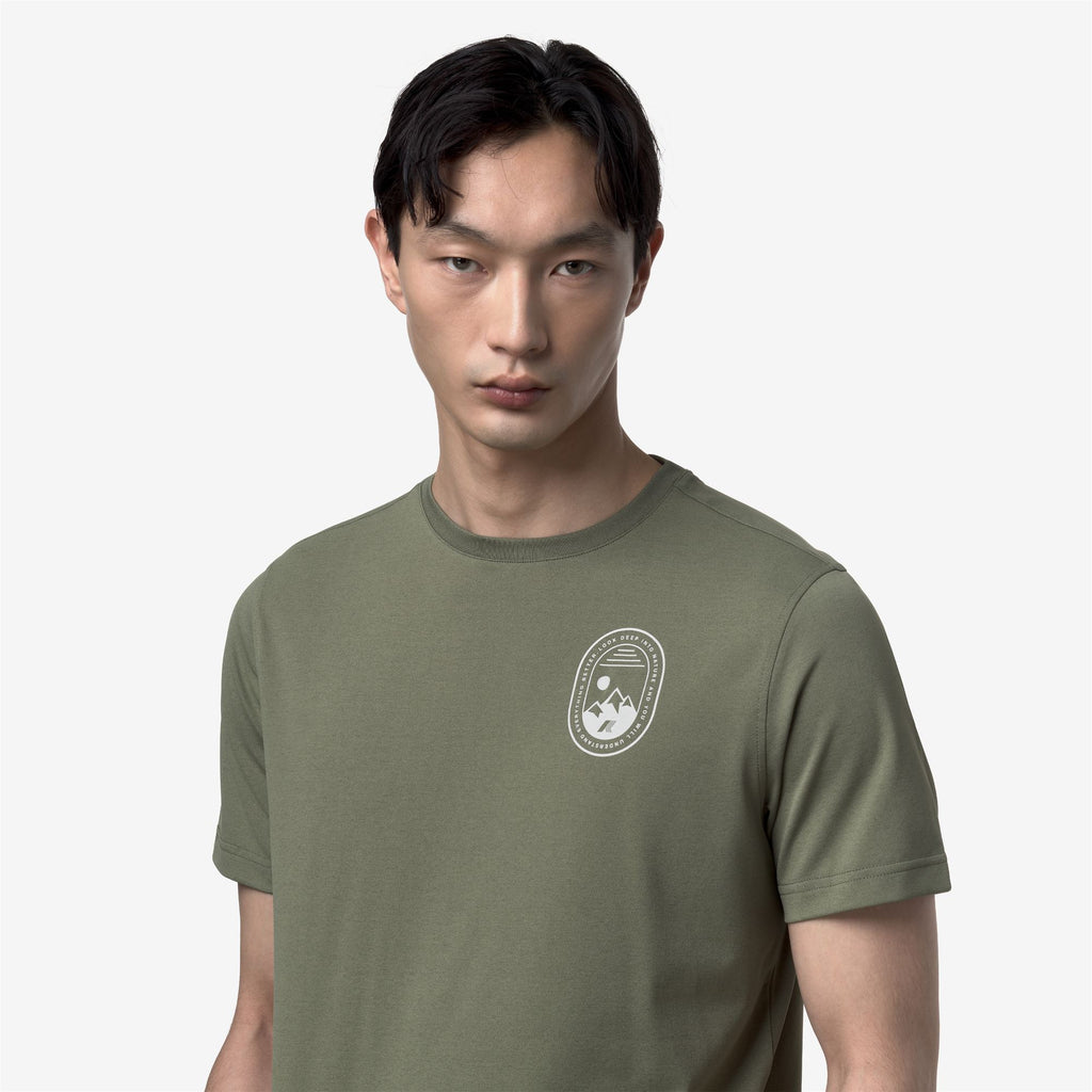 T-Shirts & Top_Man_GRAPHEL_T-Shirt_Green Lichen - Commercial 7