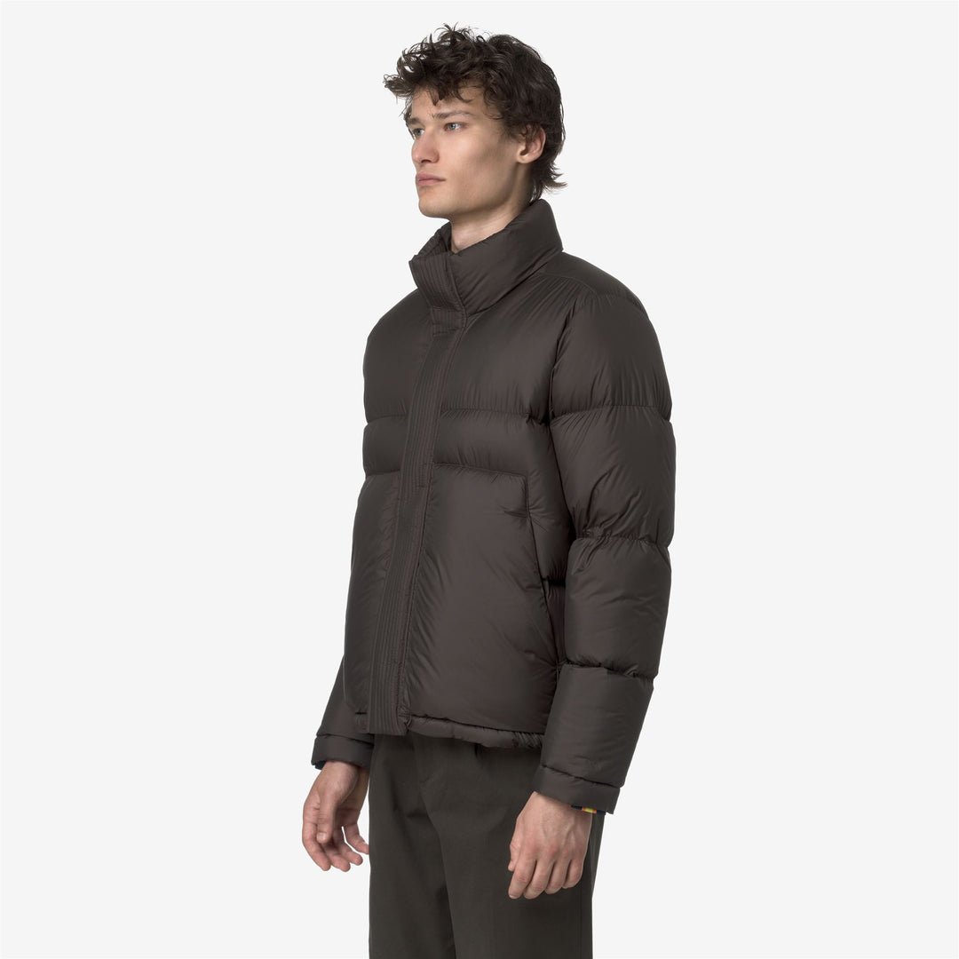 Chaqueta acolchada corta para hombre color oliva negro con aislamiento de plumón main