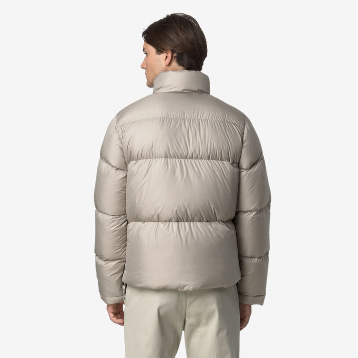 Chaqueta acolchada corta beige para hombre con aislamiento de plumón 5