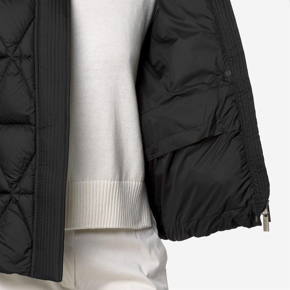 Chaqueta acolchada corta negra para mujer con aislamiento de plumón 02