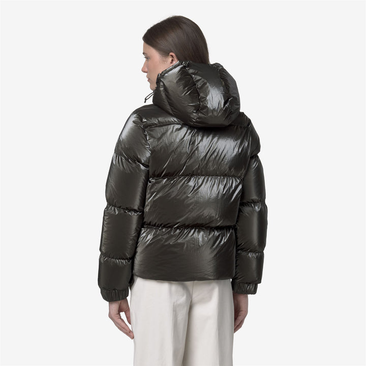 Chaqueta acolchada corta para mujer color oliva negro con relleno de plumón natural 5