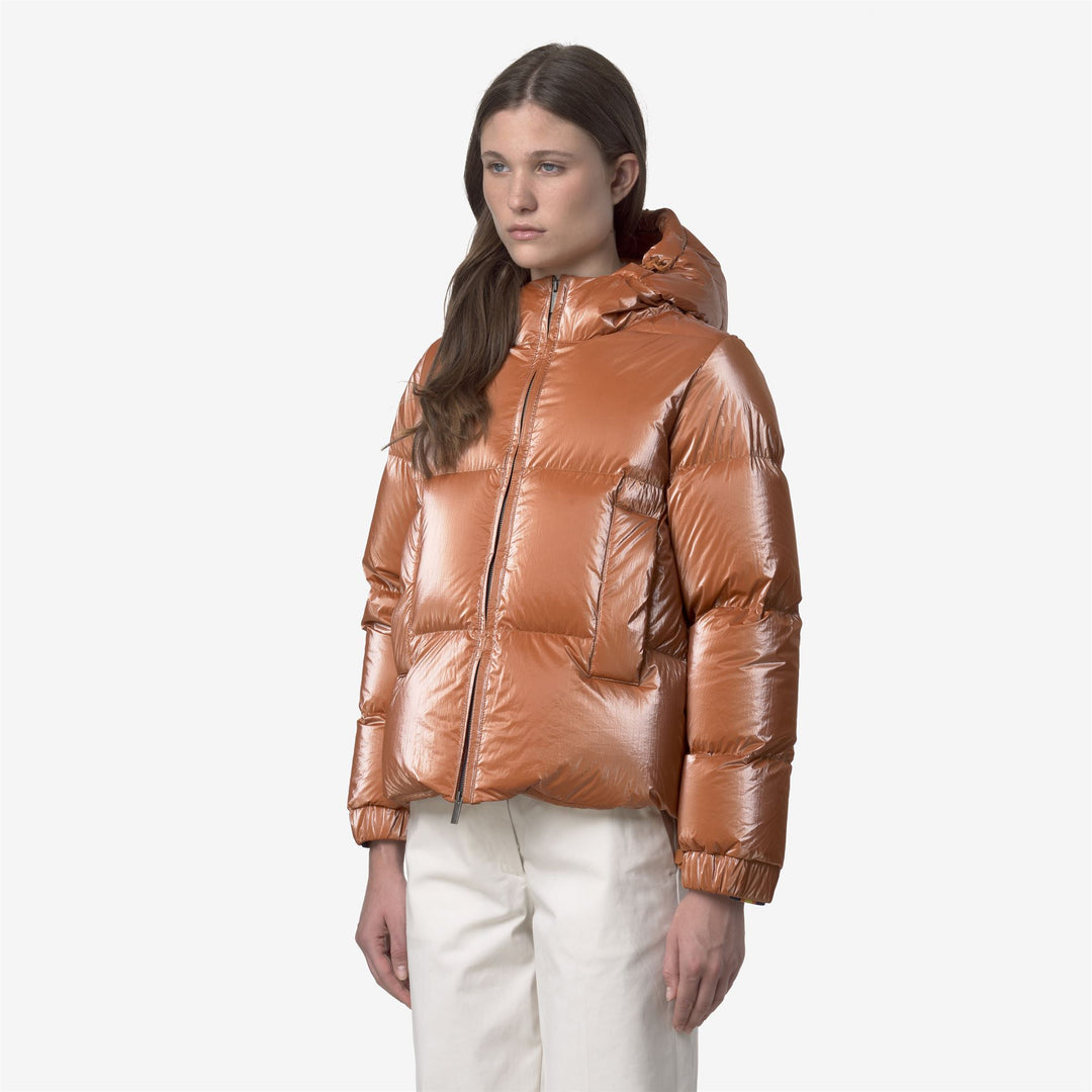 Piumino corto arancione da donna con imbottitura in piuma main