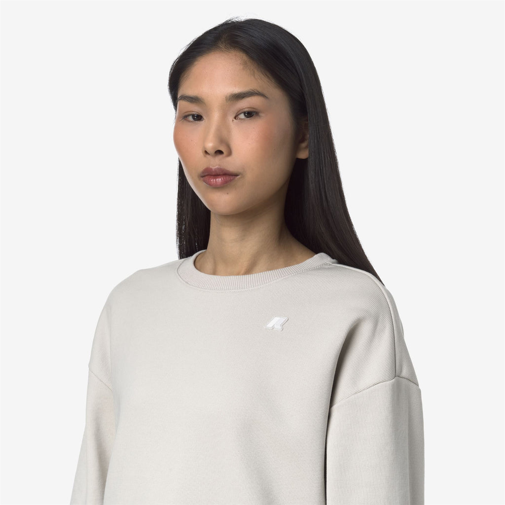 Fleece_WOMAN_LOIZA FRENCH TERRY_Pull Over_BEIGE LT - Commercial 7
