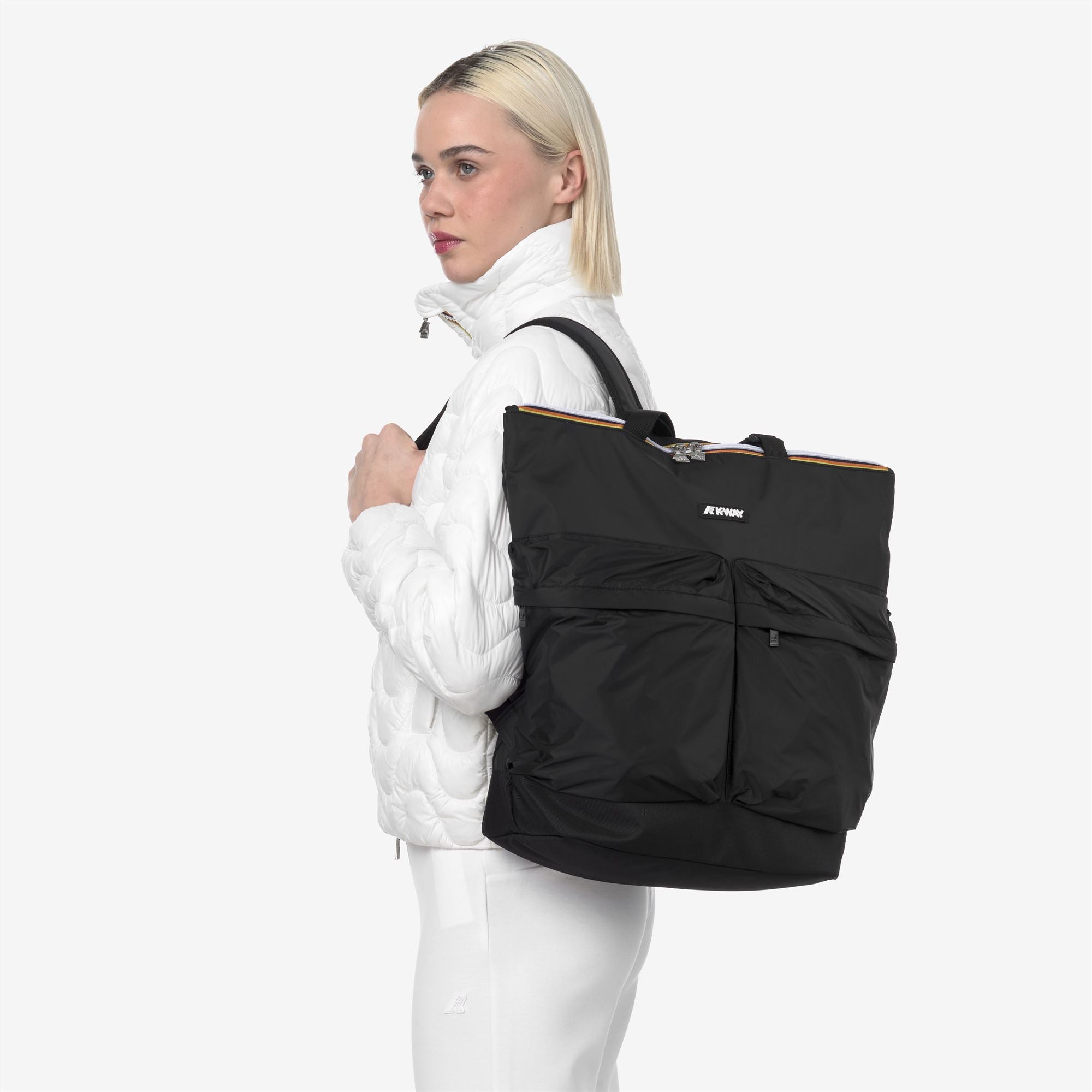 Bags_UNISEX_NOAM_Shopping Bag_Black Pure - Commercial 5