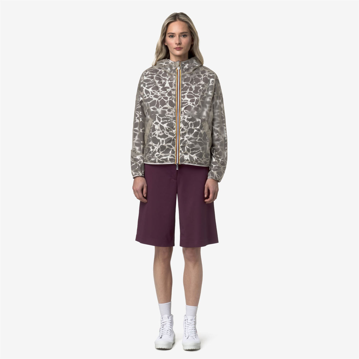Jackets_Woman_LAURETTE SUPER LIGHT LAMI DOUBLE_Short_Violet-Beige Laminated - Commercial 7