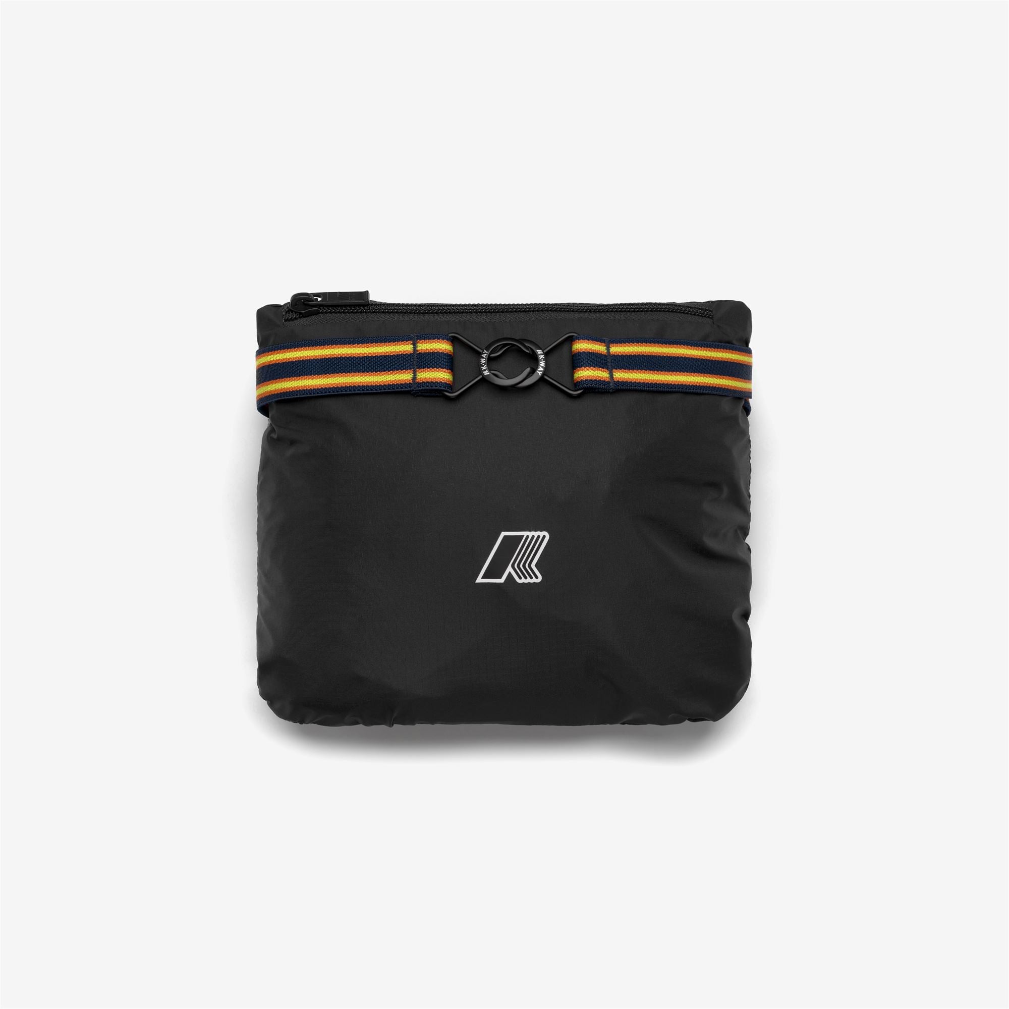 Jackets_Unisex_CHARMAIN TRAVEL_Mid_Black Pure - Commercial 2