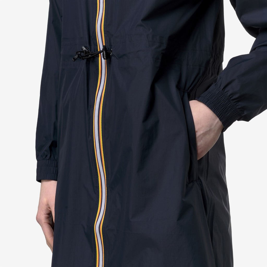 Jackets_WOMAN_LE VRAI 4.0 DELIA_3/4 Length_Blue Depth - Commercial 7