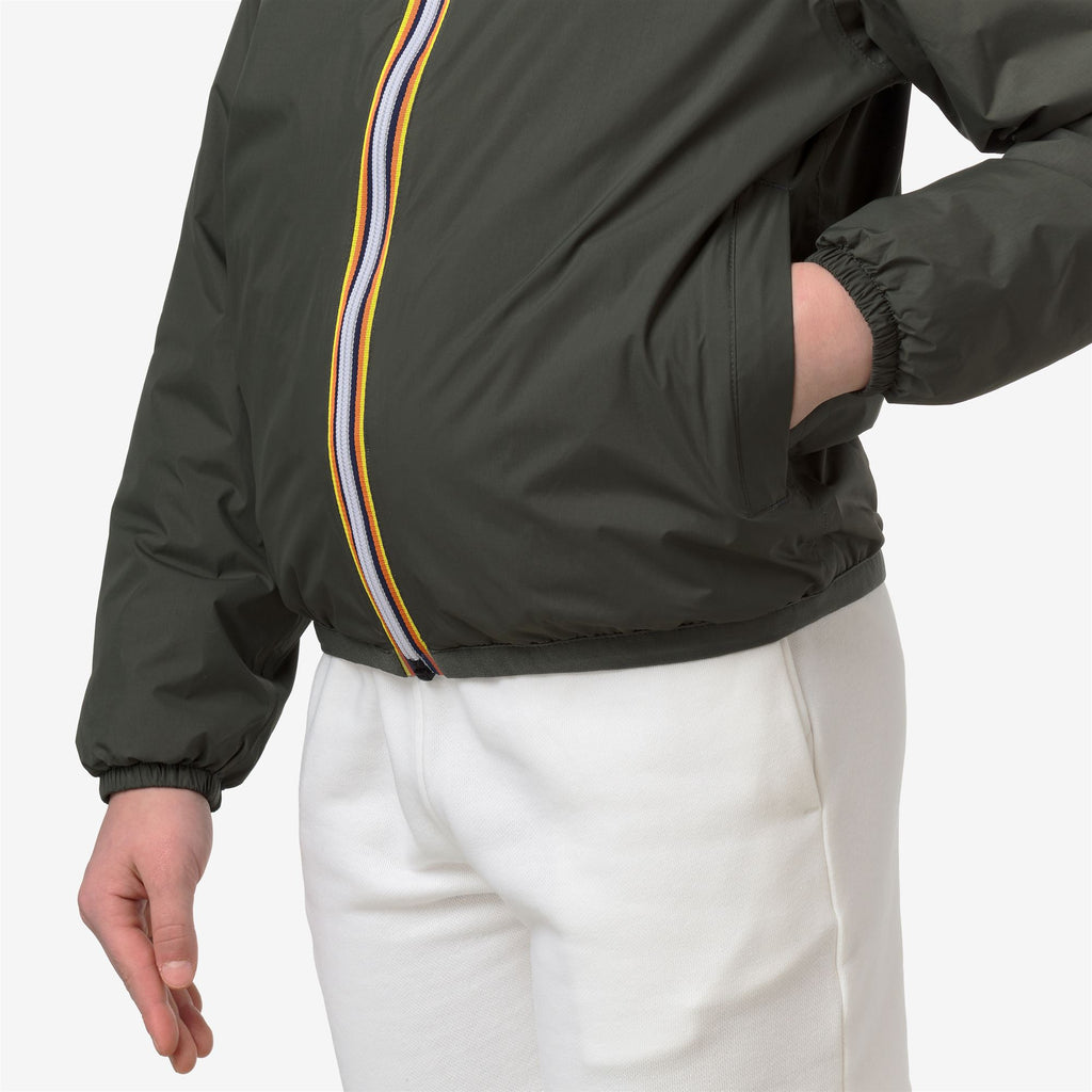 Jackets_KID UNISEX_P. LE VRAI 4.0 CLAUDE WARM_Mid_GREEN BLACKISH - Commercial 7