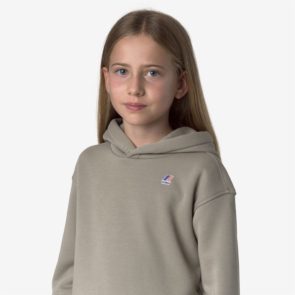 Felpa con cappuccio in pile verde per attività all'aperto da bambina 02