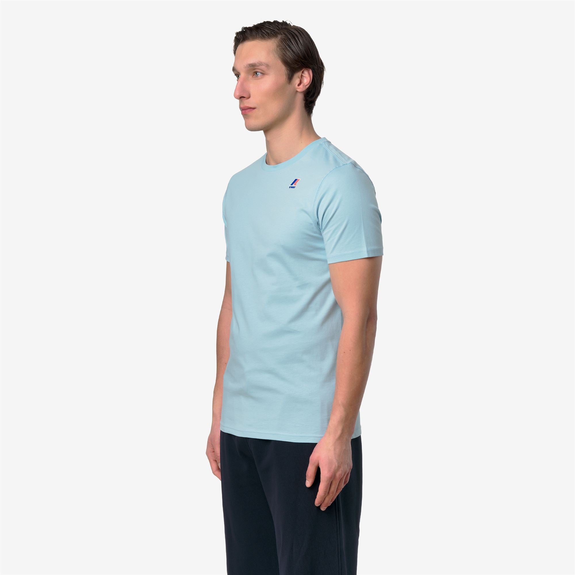 T-Shirts & Top_UNISEX_LEONIDE_T-Shirt_Blue Dream - Commercial 5