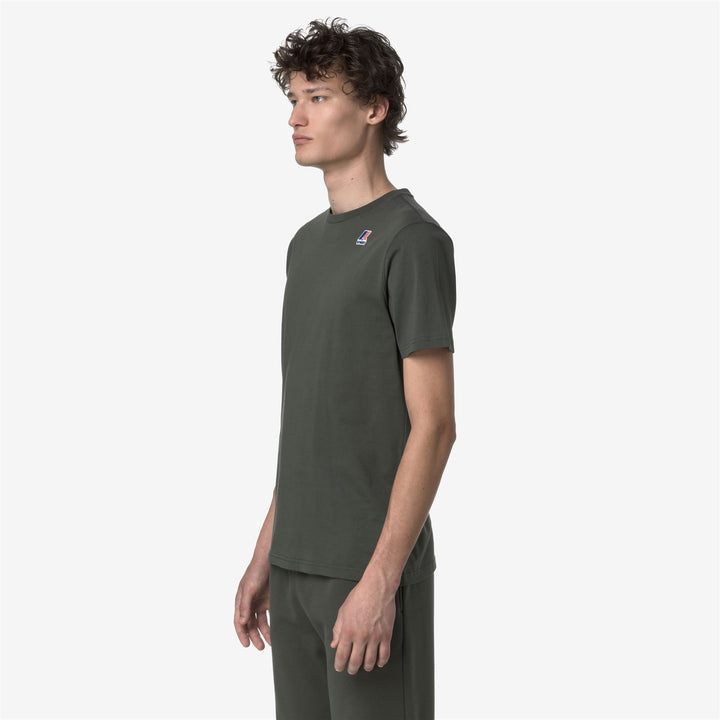 Camiseta unisex plegable para exteriores en color verde negruzco 5