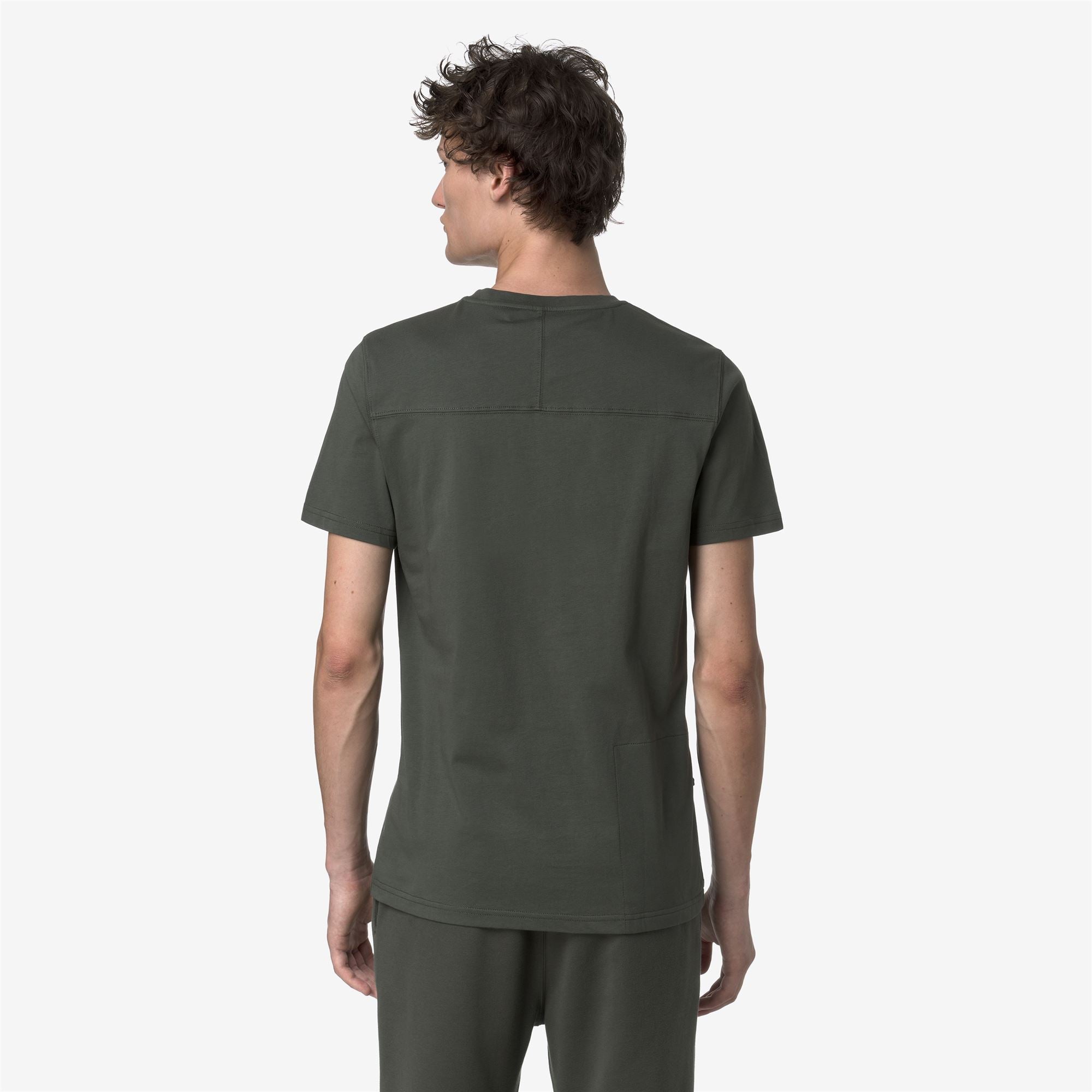 T-Shirts & Top_UNISEX_LEONIDE_T-Shirt_GREEN BLACKISH - Commercial 6