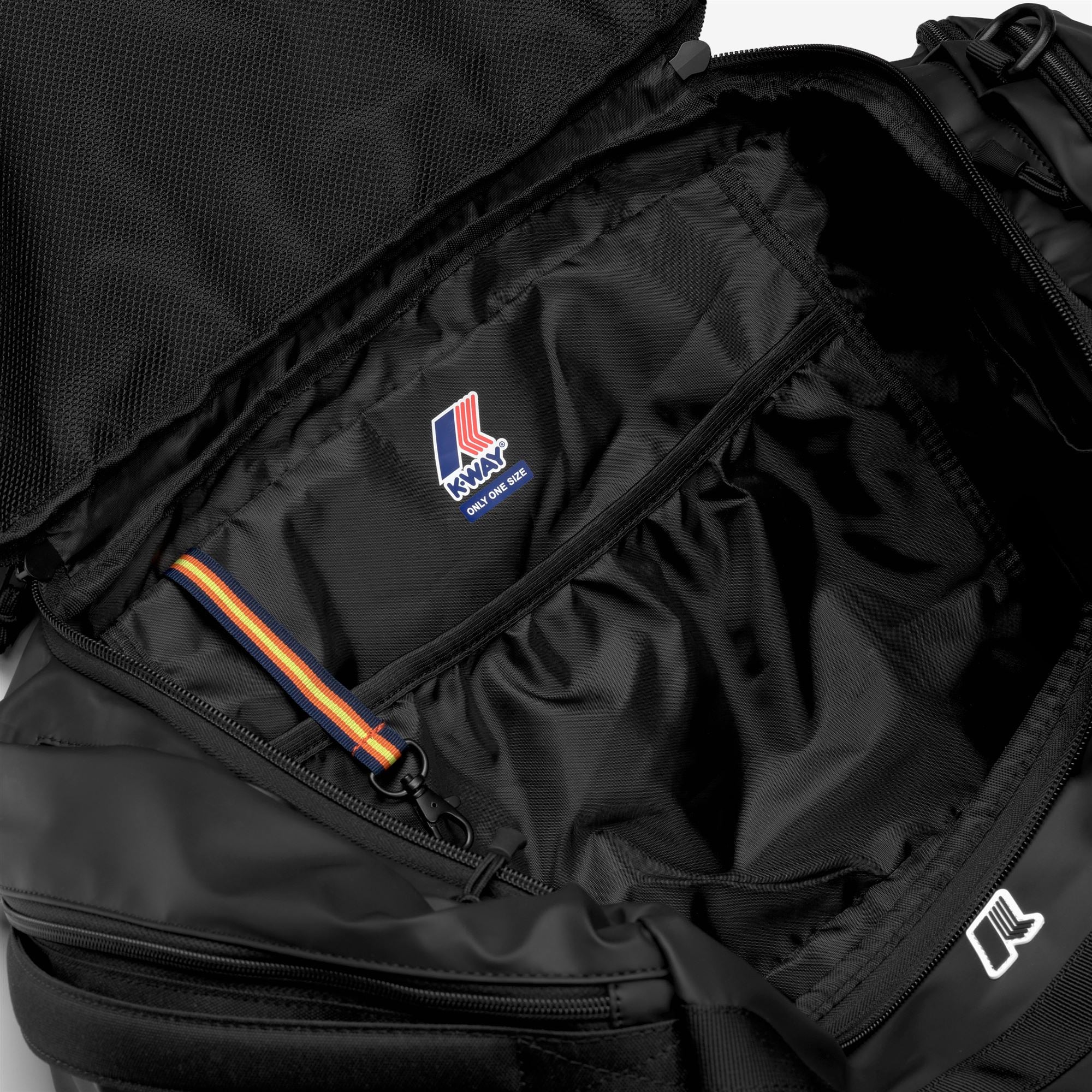 Bags_Unisex_VERCOS TRAVEL_Duffle_Black Pure - Commercial 3