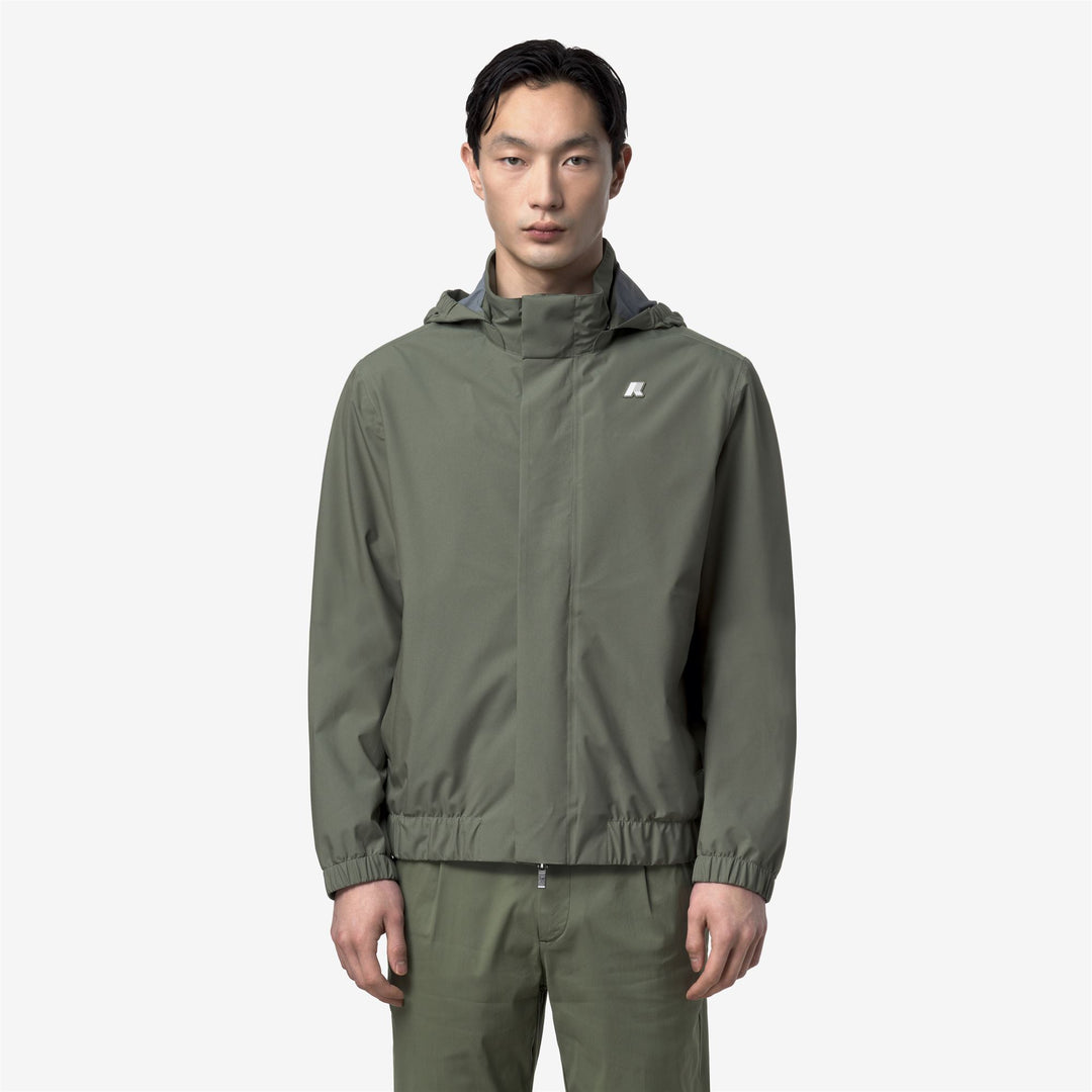 Chaqueta corta de transición verde para hombre con capucha 01